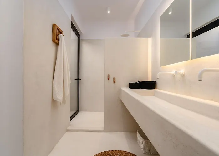 Gr - La Punta Villa *