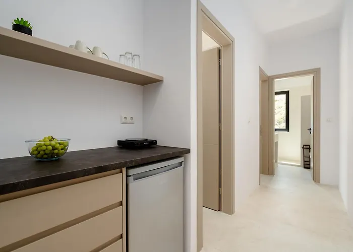 Gr - La Punta Villa *